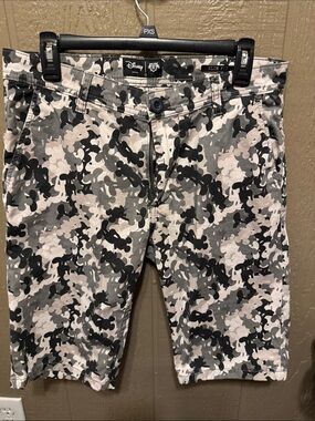 Disney Mickey camo-Yellow Box Men's Flat Front Disney Camo-Pattern Shorts